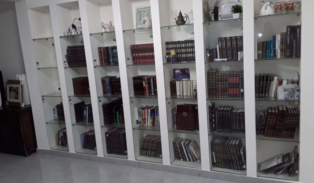 מדפי זכוכית קהילת BNF