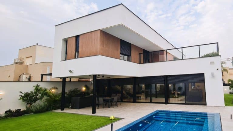 Read more about the article בית השושנים