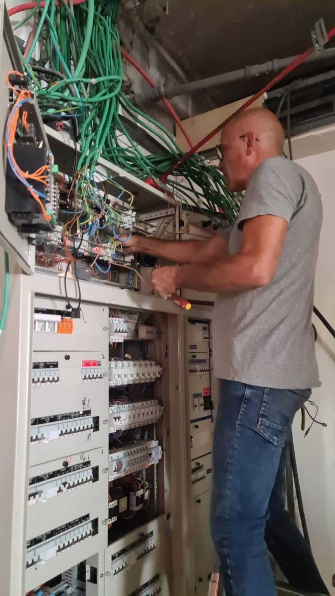 פתרונות חשמל קהילת BNF